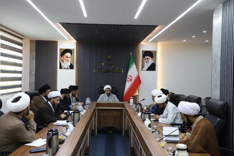 تصاویر / نشست هم اندیشی مدیران مدارس علمیه استان