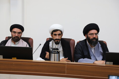 تصاویر / جلسه مدیران حوزوی خواهران و برادران استان کردستان با نماینده ولی فقیه