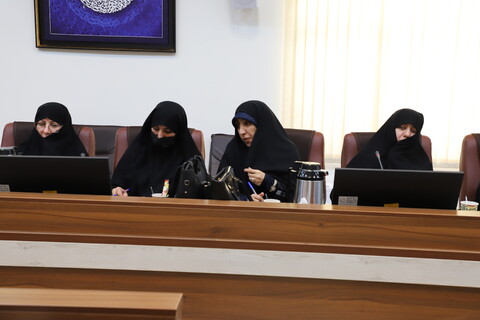 تصاویر / جلسه مدیران حوزوی خواهران و برادران استان کردستان با نماینده ولی فقیه