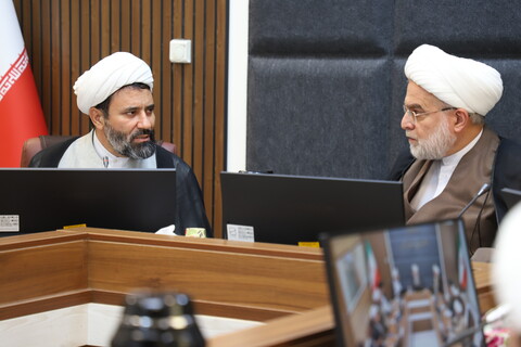 تصاویر / جلسه مدیران حوزوی خواهران و برادران استان کردستان با نماینده ولی فقیه