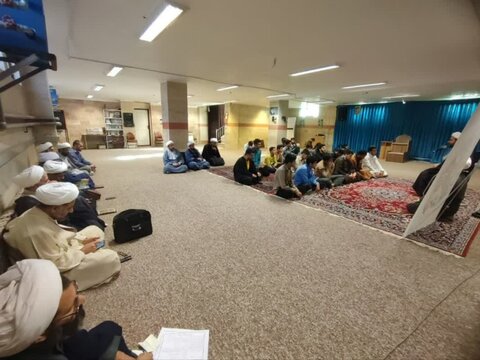 تصاویر/سخنرانی رئیس اداره اوقاف و امور خیریه قروه، در جمع طلاب حوزه علمیه امام صادق (ع) این شهرستان