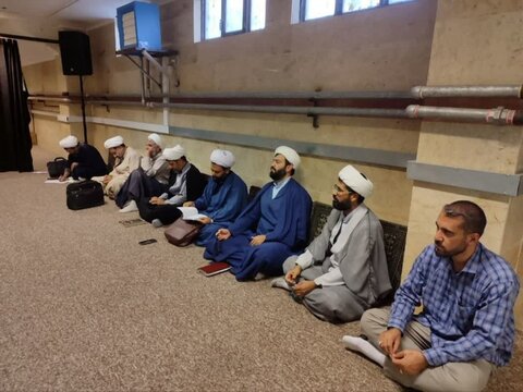 تصاویر/سخنرانی رئیس اداره اوقاف و امور خیریه قروه، در جمع طلاب حوزه علمیه امام صادق (ع) این شهرستان