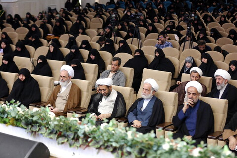 تصاویر/ مراسم آغاز سال تحصیلی جامعة الزهرا (س) و حوزه علمیه خواهران