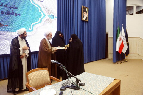 تصاویر/ مراسم آغاز سال تحصیلی جامعة الزهرا (س) و حوزه علمیه خواهران