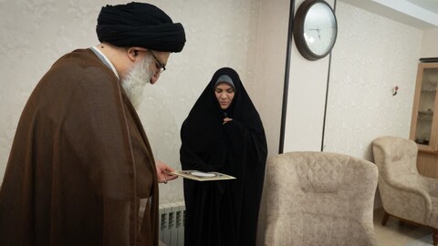 دیدار هفتگی نماینده ولی فقیه در استان با خانواده شهدا و ایثارگران