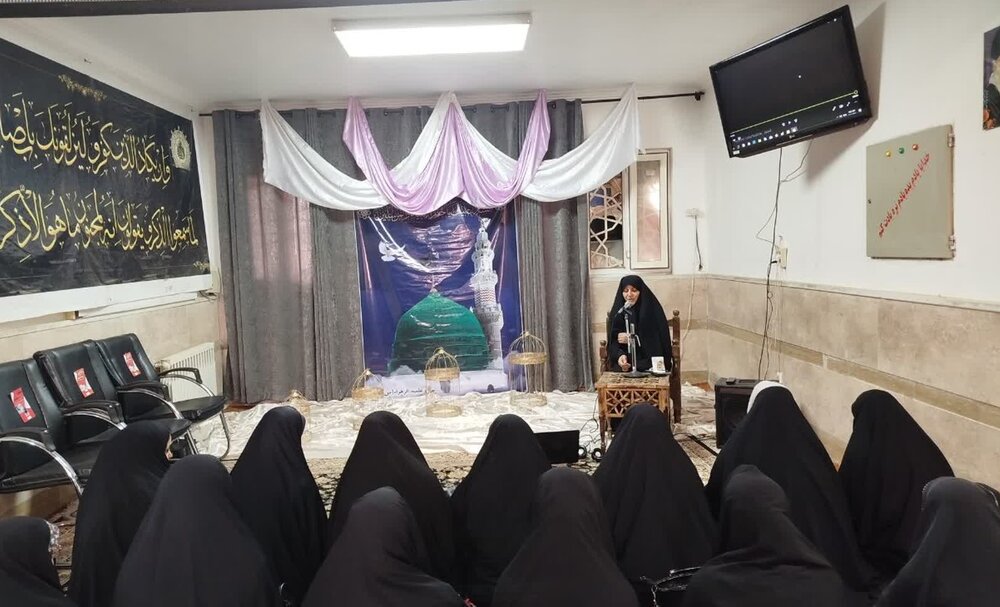 نشست اخلاق «قانون‌مداری و آیین زی‌طلبگی» در مدرسه علمیه الزهرا (س) بافق