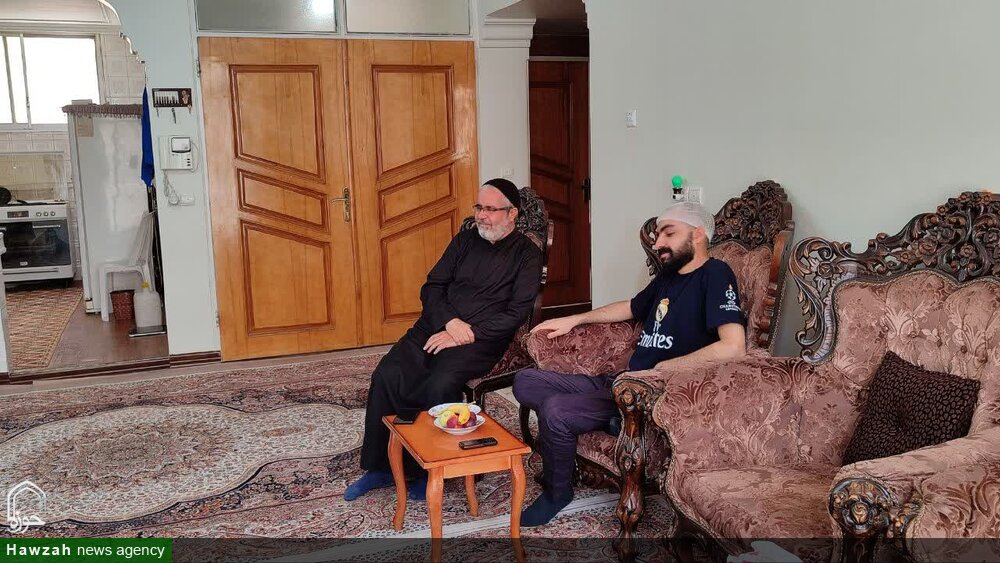 دیدار مسئولان حوزه علمیه اصفهان با خانواده ایثارگر حجت الاسلام طباطبایی + تصاویر