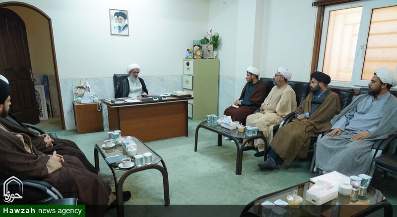 تصاویر/ دیدار هیات امنای مدرسه علمیه بوشهر با امام جمعه