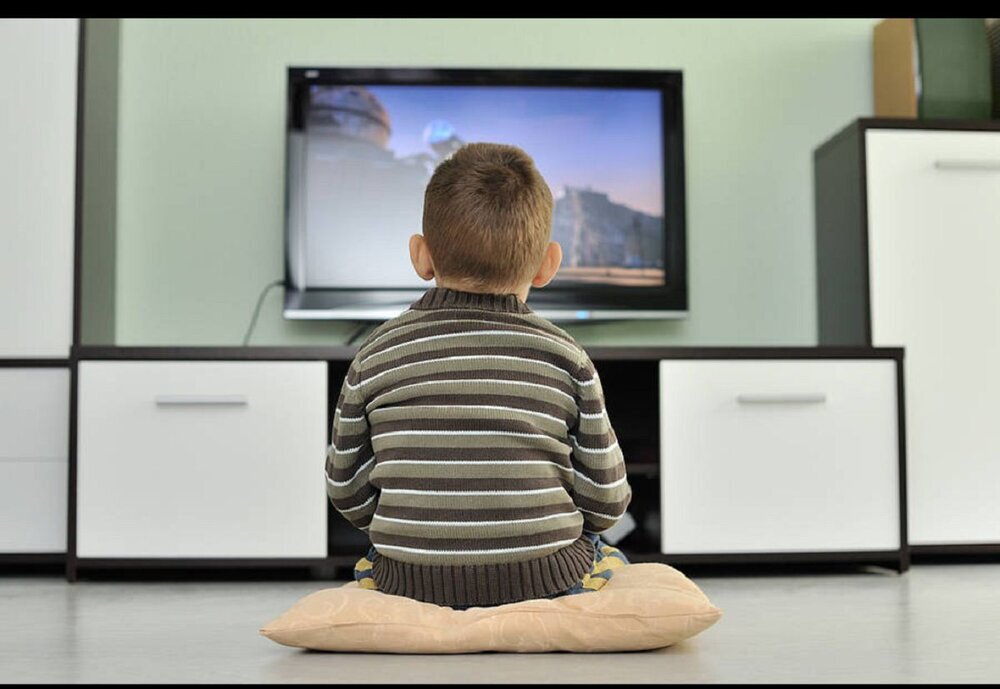 Uşaqların həddindən artıq televiziya izləməsinin hansı zərərləri var?