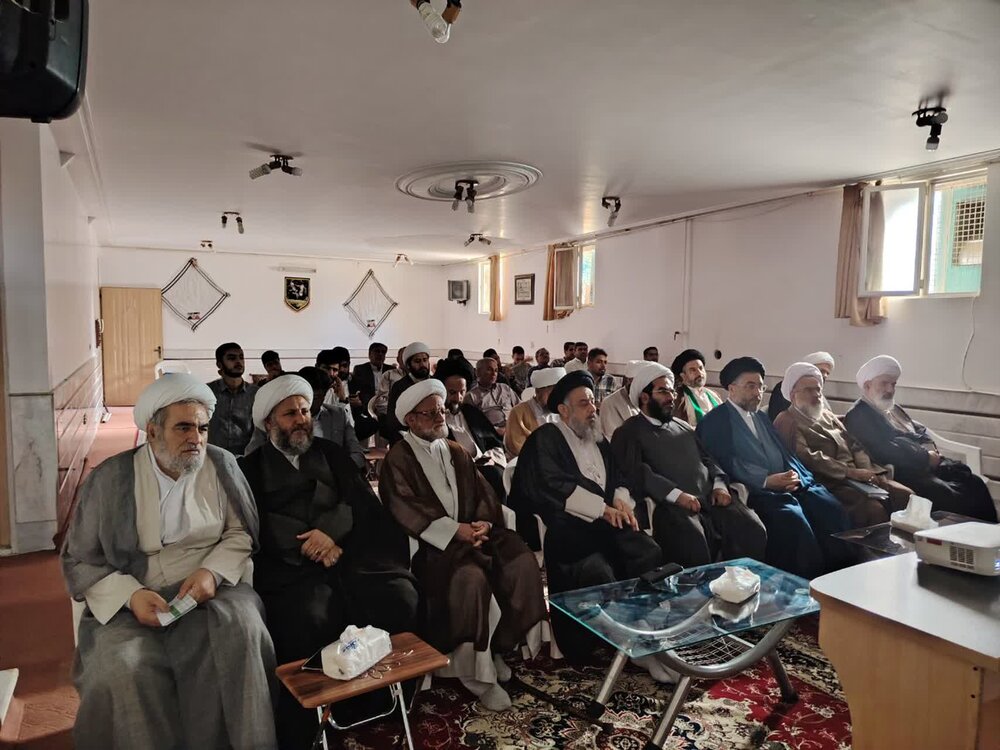 گردهمایی ائمه جمعه منطقه کاشان در آران و بیدگل برگزار شد