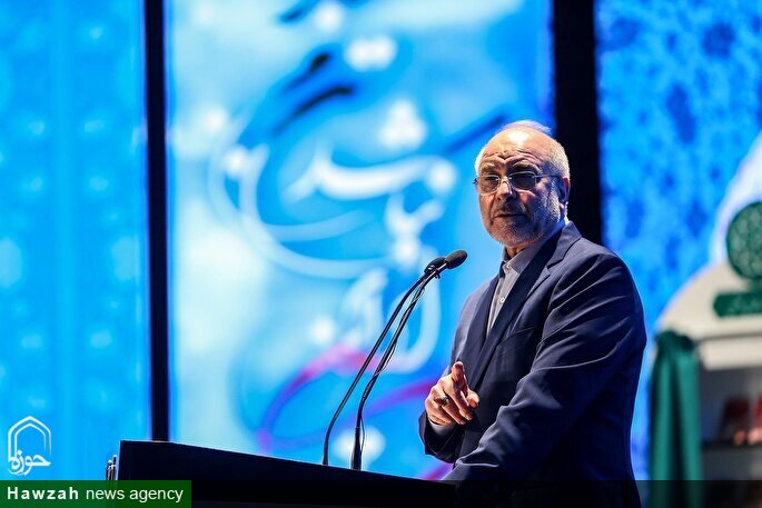 حضور آگاهانه ملت ایران در صحنه سلطه و استعمار را عقب رانده است