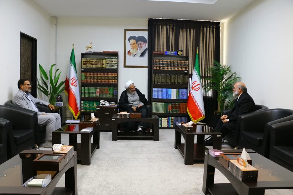 دیدار چهره به چهره با مردم اولویت نماینده ولی فقیه در استان است