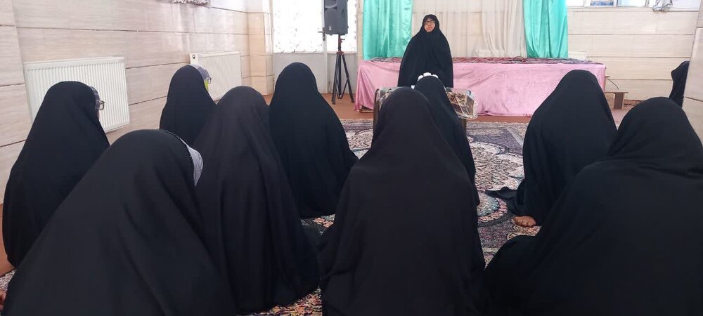 وظیفه طلاب تبیین زیبایی‌های دین برای مردم است+ عکس