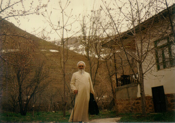 اساتید و طلاب سنت علامه حسن زاده آملی(ره) را در پیش بگیرند