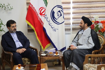 تأکید استاندار قم و رئیس مرکز خدمات حوزه‌های علمیه بر همکاری نهادها برای رفع مشکلات طلاب