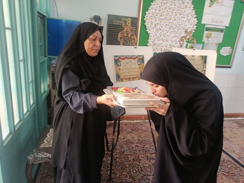 تصاویر/مراسم افتتاحیه «طرح اربعین تعالی» با حضور طلاب جدیدالورود در مدرسه علمیه فاطمه الزهرا(بم)