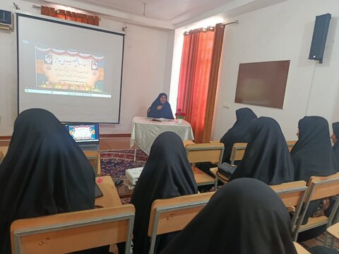 تصاویر/مراسم افتتاحیه «طرح اربعین تعالی» با حضور طلاب جدیدالورود در مدرسه علمیه فاطمه الزهرا(بم)