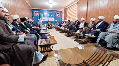 تصاویر نشست هم اندیشی جمعی از روحانیون الیگودرز با موضوع تأسیس مراکز نیکوکاری در مساجد ‌‌‌‌‌‌‌‌‌‌‌‌‌‌‌‌‌‌‌