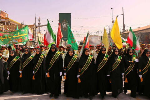 Imágenes / El ambiente del Santuario de Hazrat Masuma (P) en el aniversario de la llegada de la Dama de la Generosidad a la sagrada ciudad de Qom