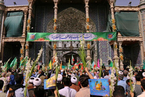 Imágenes / El ambiente del Santuario de Hazrat Masuma (P) en el aniversario de la llegada de la Dama de la Generosidad a la sagrada ciudad de Qom