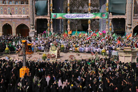 Imágenes / El ambiente del Santuario de Hazrat Masuma (P) en el aniversario de la llegada de la Dama de la Generosidad a la sagrada ciudad de Qom