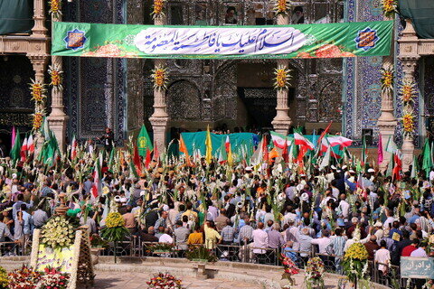 Imágenes / El ambiente del Santuario de Hazrat Masuma (P) en el aniversario de la llegada de la Dama de la Generosidad a la sagrada ciudad de Qom