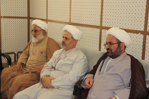 تصاویر / جلسه هماهنگی برنامه های دفاع مقدس در حوزه علمیه استان قزوین