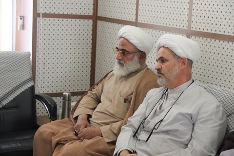 تصاویر / جلسه هماهنگی برنامه های دفاع مقدس در حوزه علمیه استان قزوین