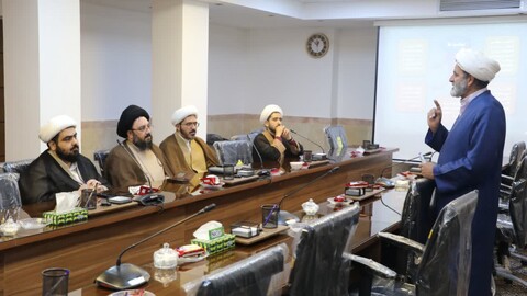 چهارمین جلسه آموزش تخصصی نحوه اداره و شرکت در حلقات شجره طیبه صالحین