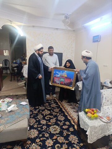 تصاویر/تقدیر حوزه علمیه خوزستان از بانوی واقف در هفته وقف