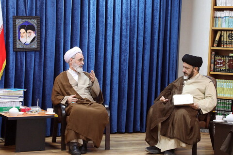 تصاویر/ دیدار هیئت رئیسه مجمع نمایندگان طلاب و فضلای حوزه علمیه قم با آیت الله اعرافی