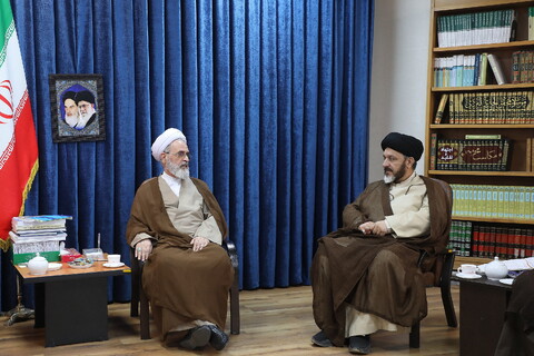 تصاویر/ دیدار هیئت رئیسه مجمع نمایندگان طلاب و فضلای حوزه علمیه قم با آیت الله اعرافی
