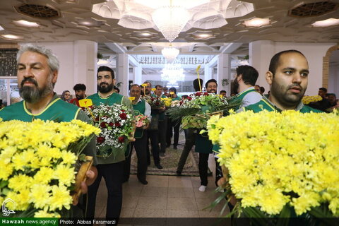 Photos/Le sanctuaire de Fatima al-Ma'suma (sur elle la paix) a été décoré de fleurs à l'occasion de l'anniversaire de son arrivée dans la ville sainte de Qom.