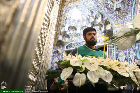 Photos/Le sanctuaire de Fatima al-Ma'suma (sur elle la paix) a été décoré de fleurs à l'occasion de l'anniversaire de son arrivée dans la ville sainte de Qom.