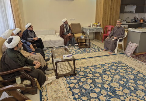 تصاویر/ دیدار مدیر حوزه علمیه کاشان با روحانی پیشکسوت