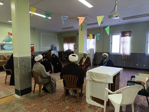 تصاویر/ نشست مبلغین و مبلغات امین شهرستان نطنز