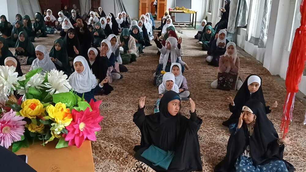 मरकज़ी दार उल क़ुरान ज़ैनबिया के अंतर्गत खुमैनी टावर कारगिल में जश्न-ए-सादेक़ैन (अ) का आयोजित