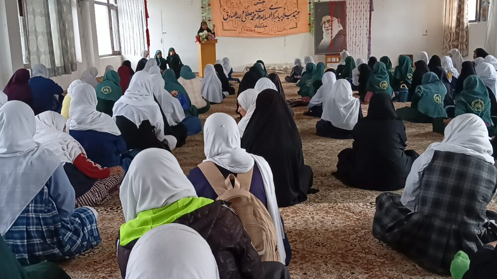 मरकज़ी दार उल क़ुरान ज़ैनबिया के अंतर्गत खुमैनी टावर कारगिल में जश्न-ए-सादेक़ैन (अ) का आयोजित