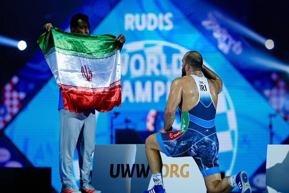 Leader's message of congratulations to the freestyle wrestling champions