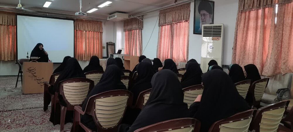 آغاز سال تحصیلی در مدرسه علمیه حضرت زهرا(س) میبد با تأکید بر تهذیب و اخلاق طلبگی+تصاویر