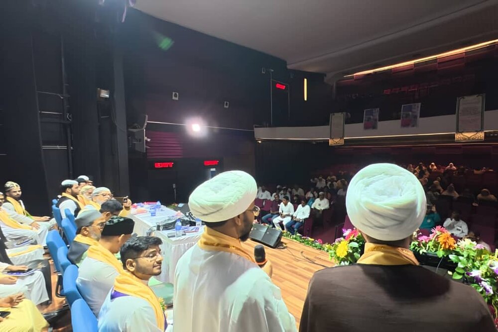 कलकत्ता में "रहमतुल-आलमीन" अंतर्राष्ट्रीय सम्मेलन आयोजित; विभिन्न धर्मों और विचारधाराओं के विद्वानों और बुद्धिजीवियों ने भाग लिया