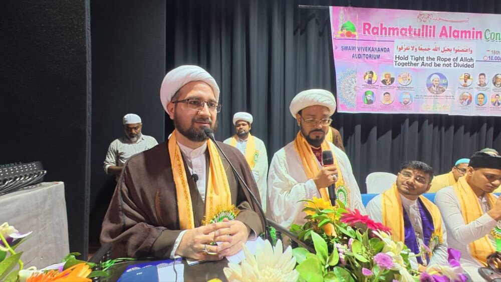 कलकत्ता में "रहमतुल-आलमीन" अंतर्राष्ट्रीय सम्मेलन आयोजित; विभिन्न धर्मों और विचारधाराओं के विद्वानों और बुद्धिजीवियों ने भाग लिया