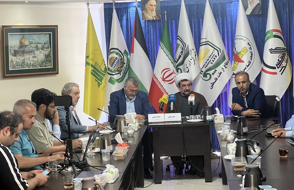 تفکر مقاومت با وجود تحریم‌ها و توطئه‌ها، همچنان زنده و پویا است