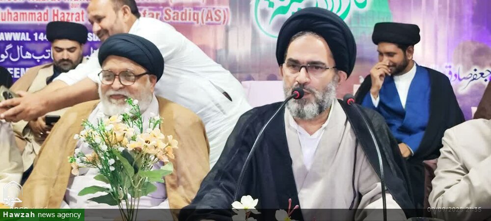 طلاب اور مومنین سیرت نبوی کو اپنے لئے نمونہ عمل بنائیں: نمائندہ جامعۃ المصطفیٰ ہندوستان