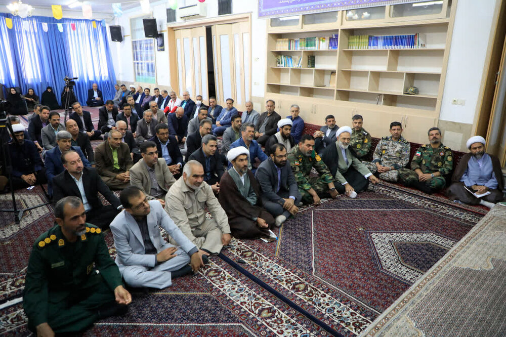 اخلاق‌مداری، محور مدیریت اسلامی جامعه باشد