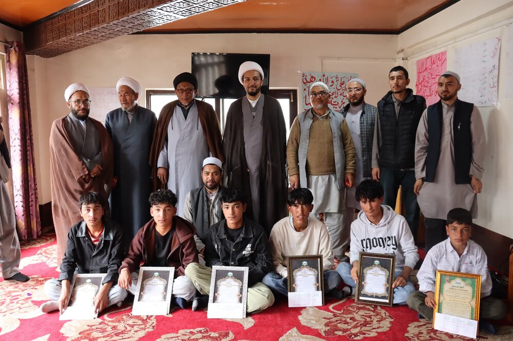 जमीयत-ए-उलमा इसना अशरी कारगिल के अंतर्गत ऑनलाइन और ऑफलाइन किताब ख़ानी का मुक़ाबला / उत्कृष्ट प्रदर्शन करने वालों को पुरस्कार वितरित
