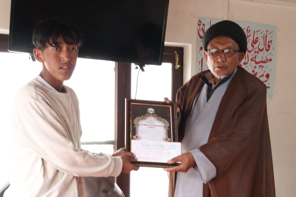 जमीयत-ए-उलमा इसना अशरी कारगिल के अंतर्गत ऑनलाइन और ऑफलाइन किताब ख़ानी का मुक़ाबला / उत्कृष्ट प्रदर्शन करने वालों को पुरस्कार वितरित