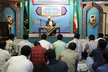 نماینده ولی‌فقیه در هند با طلاب هندوستانی در اصفهان دیدار کرد + تصاویر