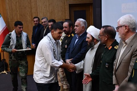 تصاویر/ اختتامیه دوره بصیرتی «یاوران ولایت» در خوی