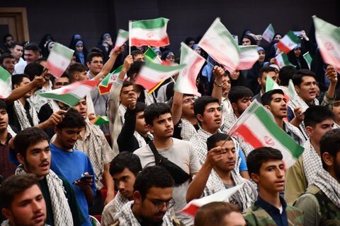 تصاویر/ اختتامیه دوره بصیرتی «یاوران ولایت» در خوی